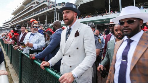 李盈莹最新动态曝光！幸福依偎母亲身旁，队友迅速成长令她倍感安心